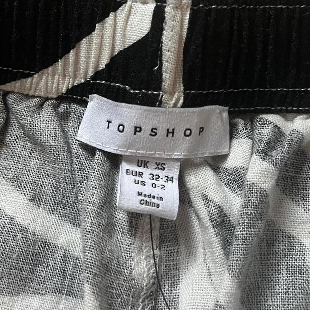 Topshop Linen Pants in Mono Floral - Picture 4 of 5